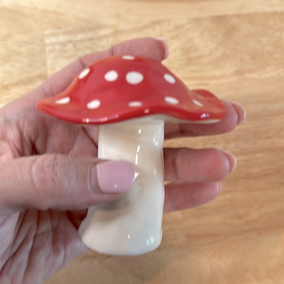 Red Spotted Mushroom bundle w/soup tureen & two adorable figurines like new. 🍄 - Picture 7 of 7